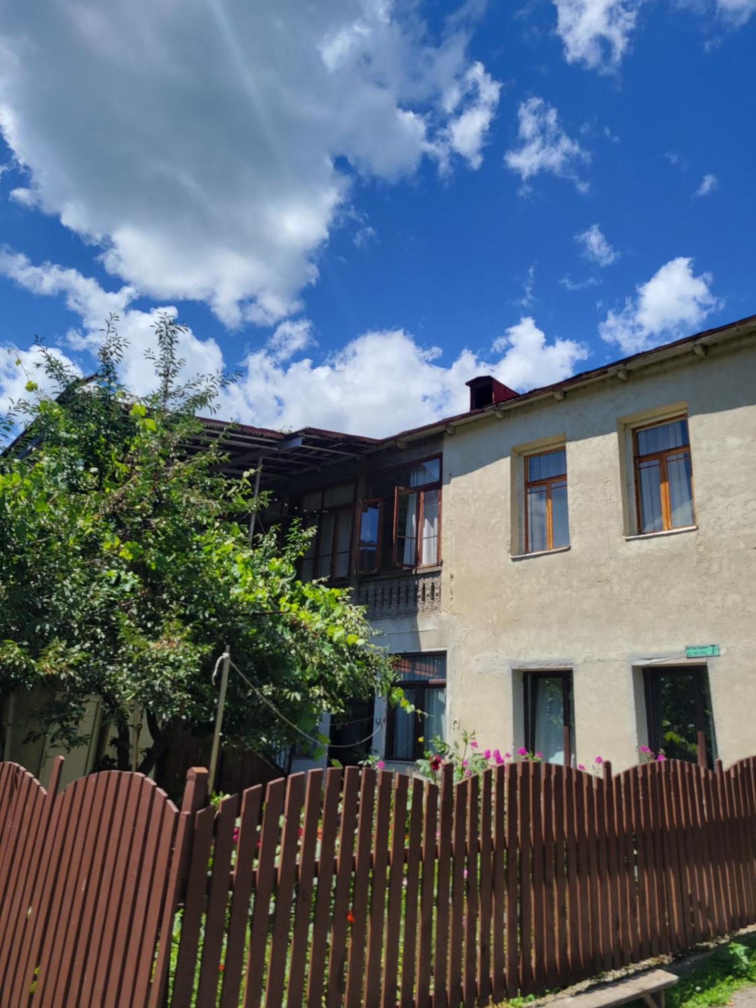 Ailama Guesthouse Mestia Exteriér fotografie