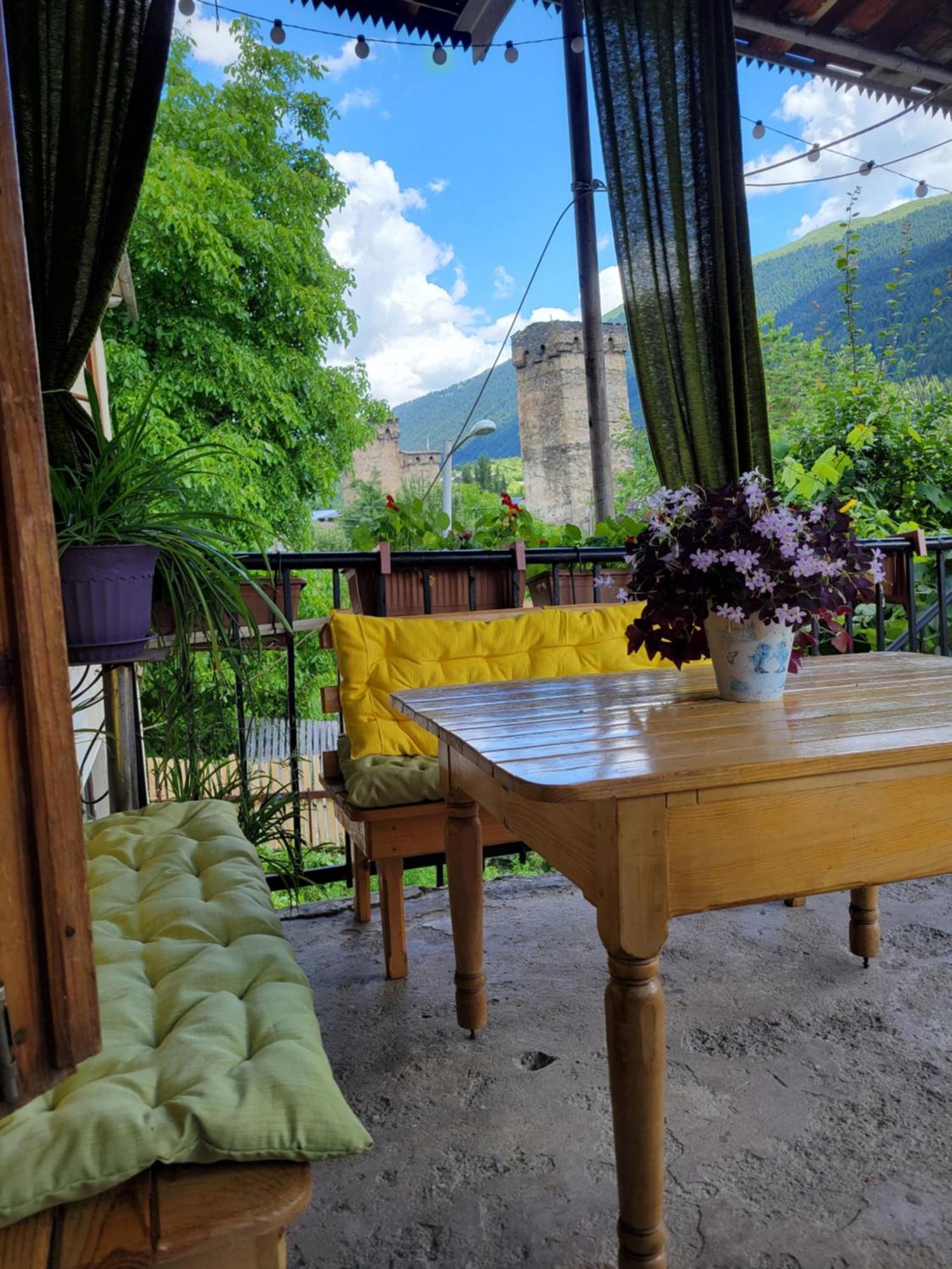 Ailama Guesthouse Mestia Exteriér fotografie