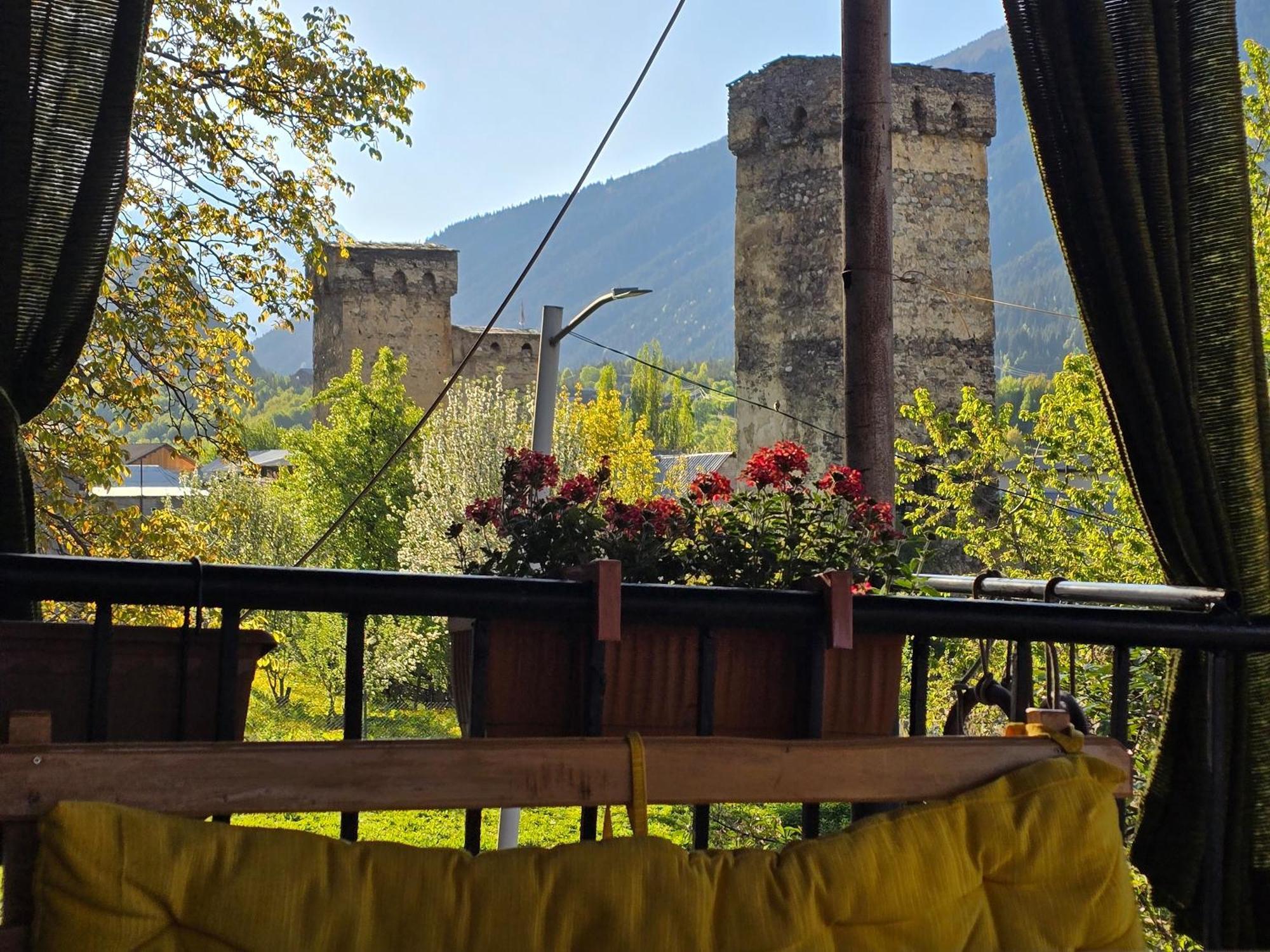 Ailama Guesthouse Mestia Exteriér fotografie